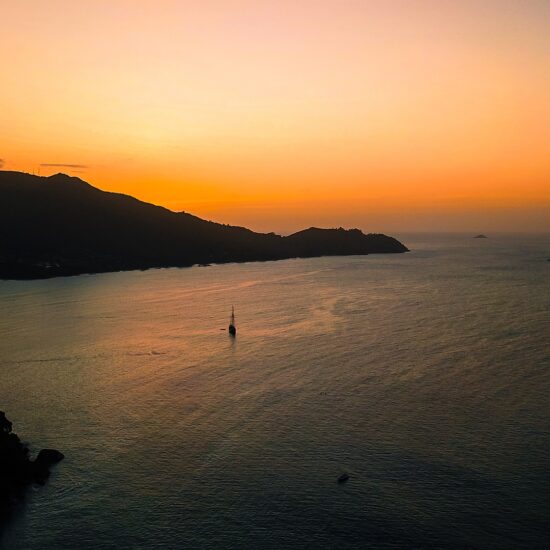 tramonto silhouette island seychelles