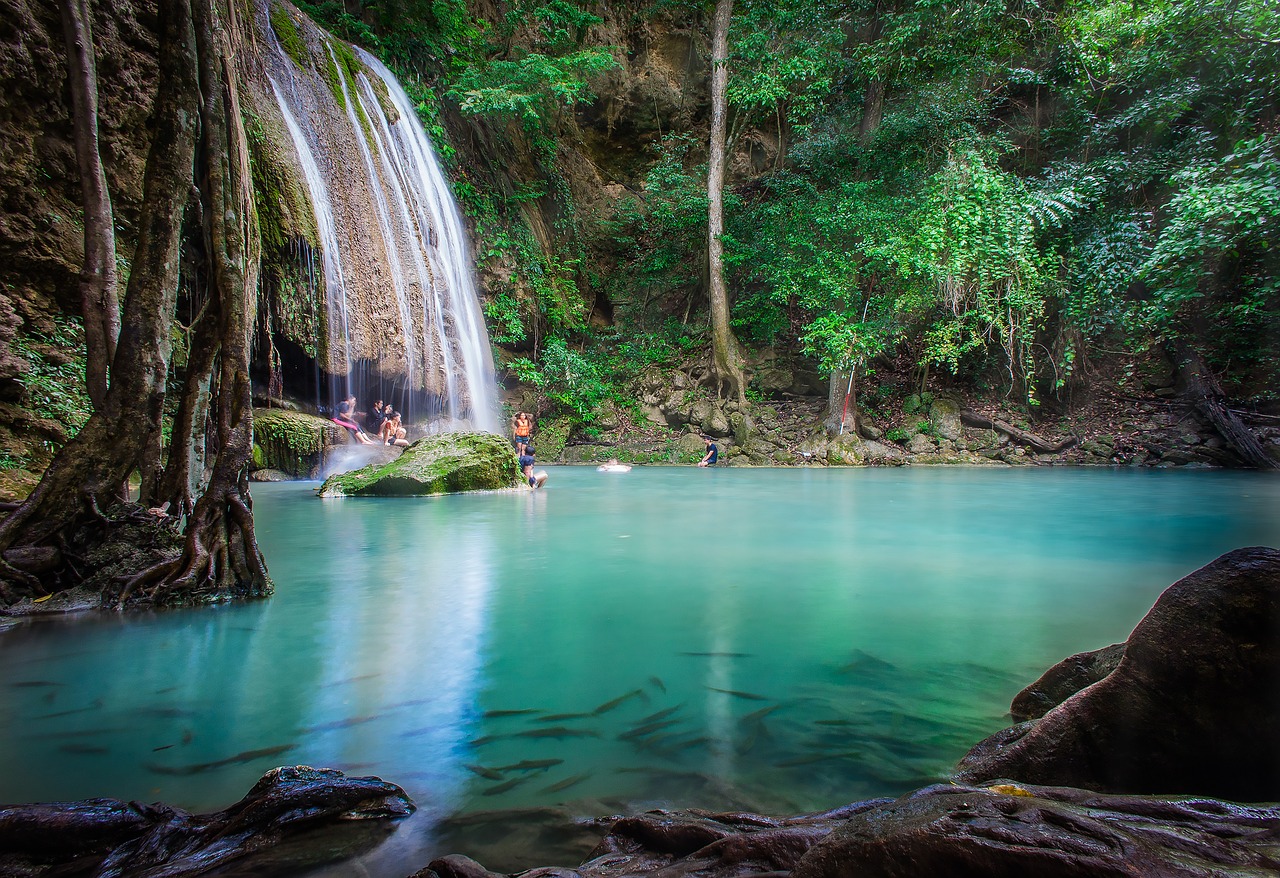 cascate erawan thailandia